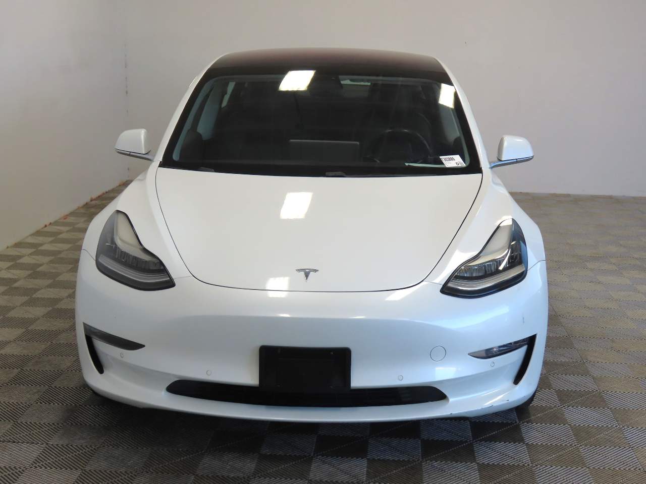 tesla model 3 2018 5YJ3E1EA3JF057690 image tesla model 3 2018 5YJ3E1EA3JF057690 image
